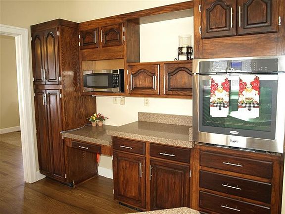 3rd image of 9442 Ash Hollow Ln