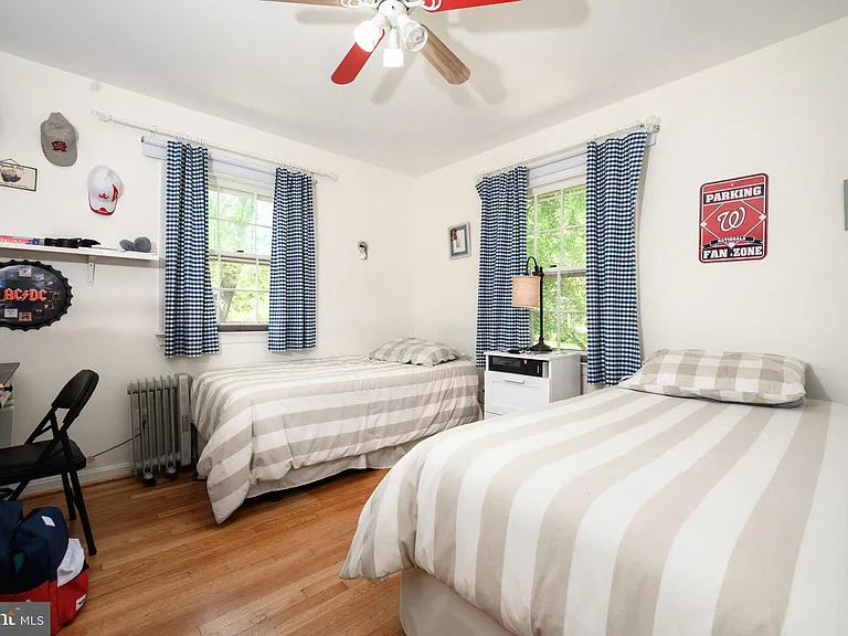 11708 Magruder Ln — Photo 15