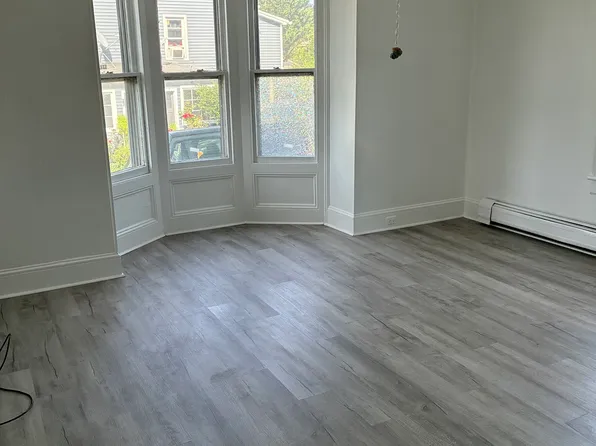 28 Comstock St #1, Danbury, CT 06810