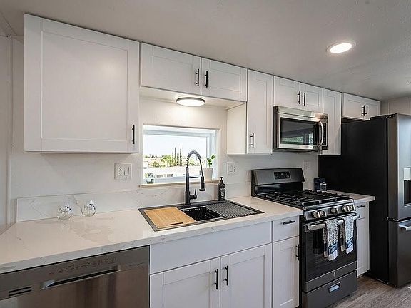 4th image of 3003 W Broadway Blvd #78