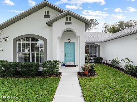 2nd image of 13042 VIBURNUM Drive N