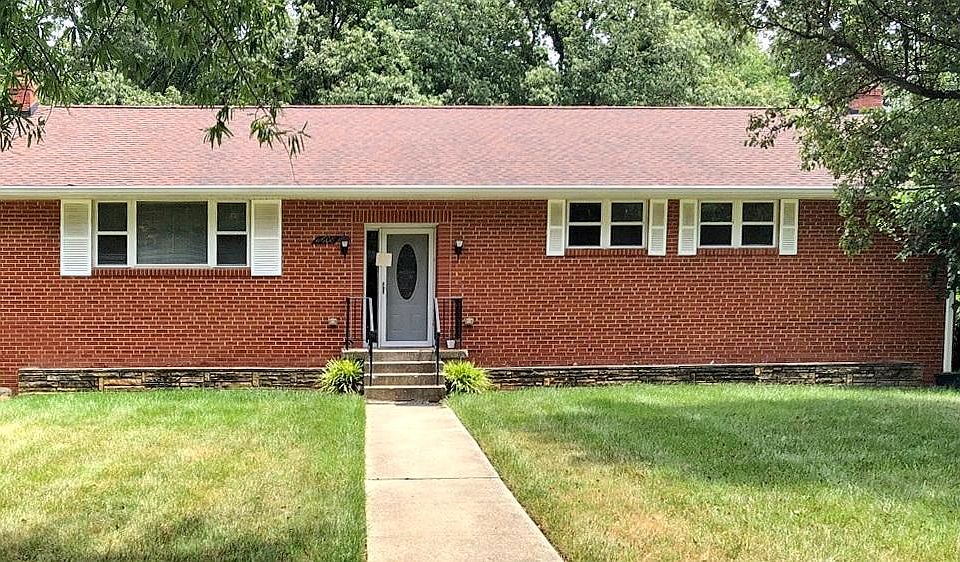 1st image of 11608 Hickory Dr