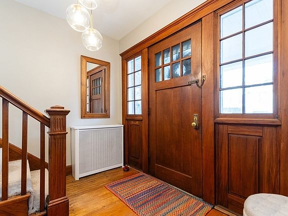 3rd image of 68 Las Casas St