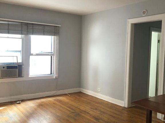 3rd image of 2324 N Lincoln Park W APT 3C