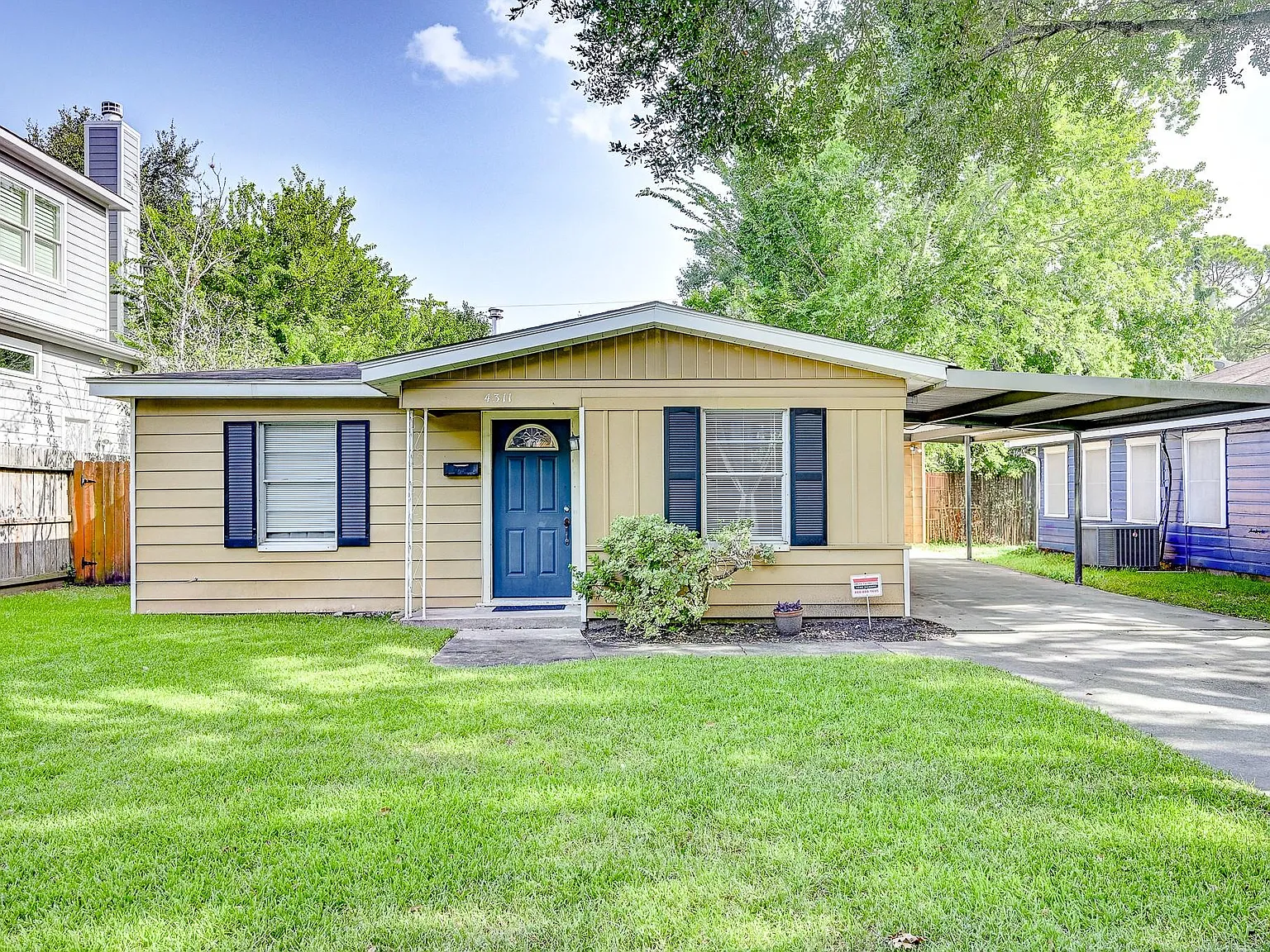 2 bed, 1.0 bath, 996 sqft, $2,000 — Photo 2