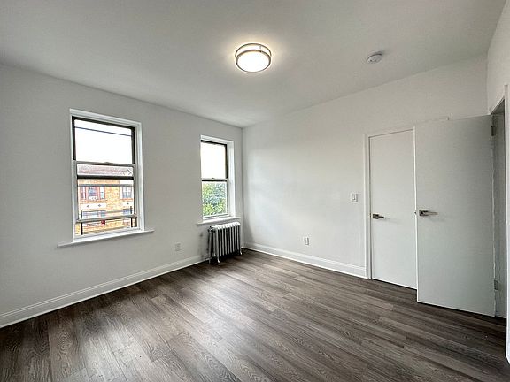 5th image of 15 Gifford Ave #58E