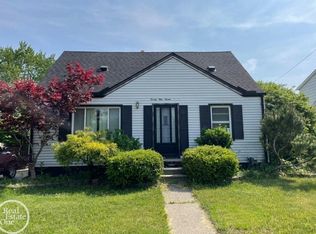 21718 Revere St, Saint Clair Shores, MI