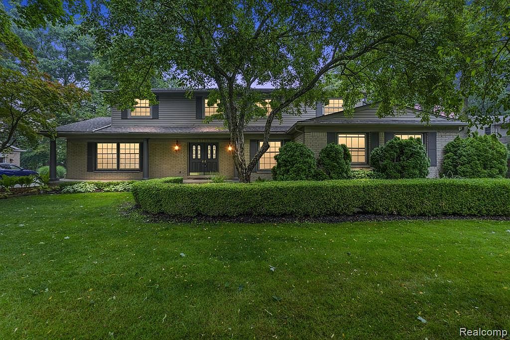 21634 E Valley Woods Dr, Beverly Hills, MI 48025 MLS 20230051806
