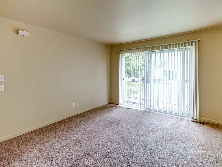 Pleasantview Manor Apartments — Photo 14