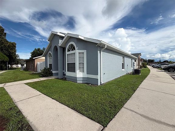 3rd image of 2418 Harbor Rd