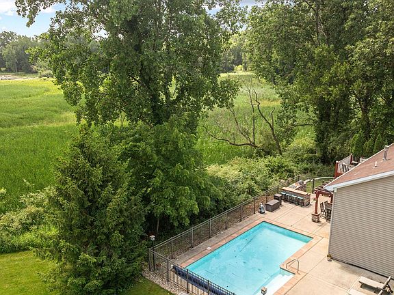 2nd image of 16292 Norwood Ln