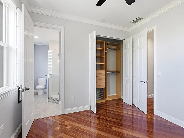 542 NE 7th Ave #2 — Photo 26