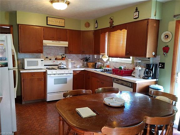 4th image of 528 2nd St