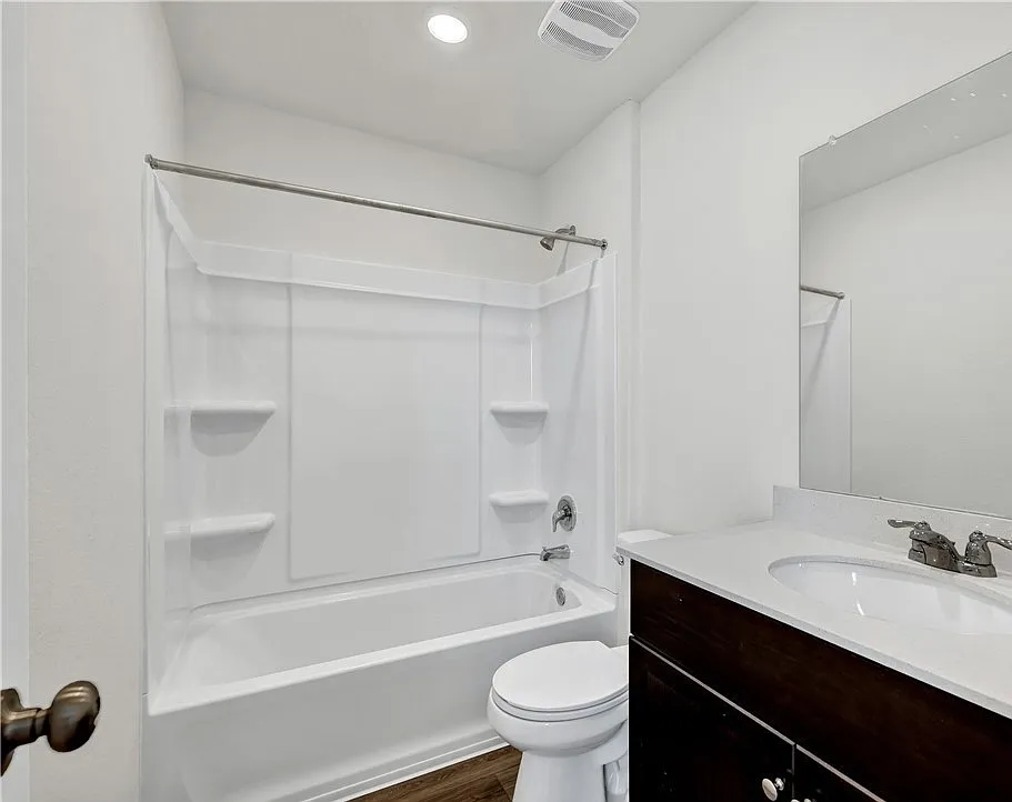 4 bed, 2.5 bath, 1610 sqft, $1,750 — Photo 4