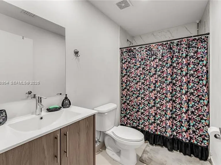 1164 NW 2nd St #1164 — Photo 12