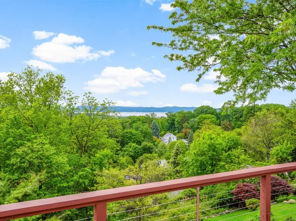 19 Meadowbrook Drive, Ossining, NY 10562