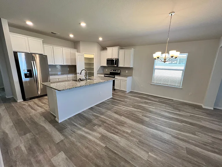 113 Kyra Ln — Photo 8