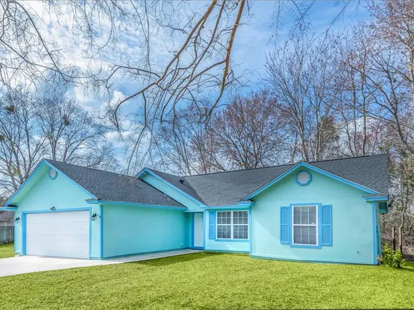 407 Thoroughbred Rd, Saint Marys, GA 31558