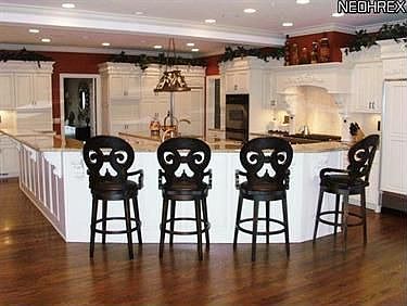 4th image of 2885 Roundhill Rd