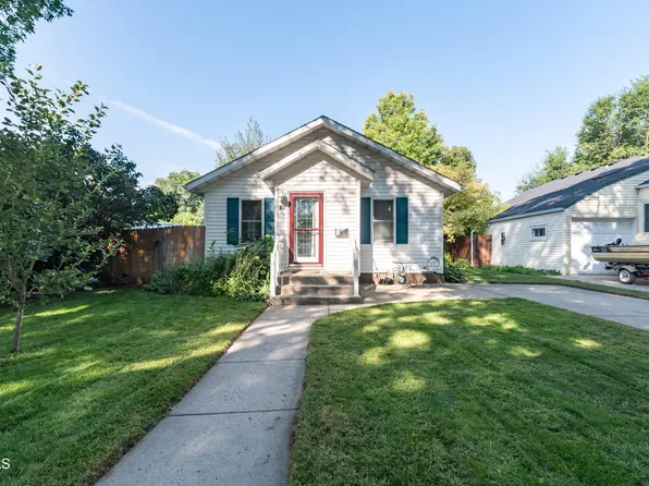 920 N 10th St, Bismarck, ND 58501