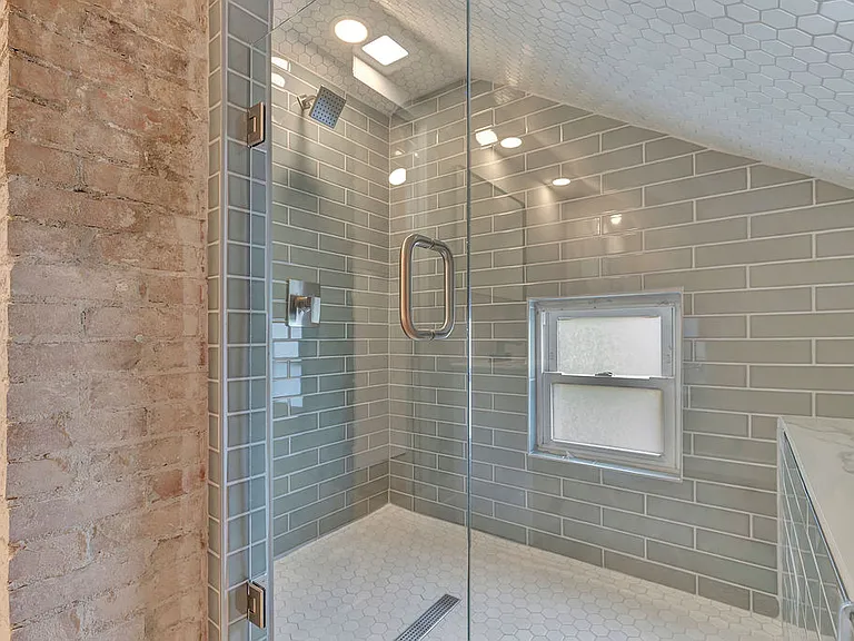2758 Minot Ave #2 — Photo 12