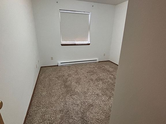 5th image of 402-408 W Shore Dr