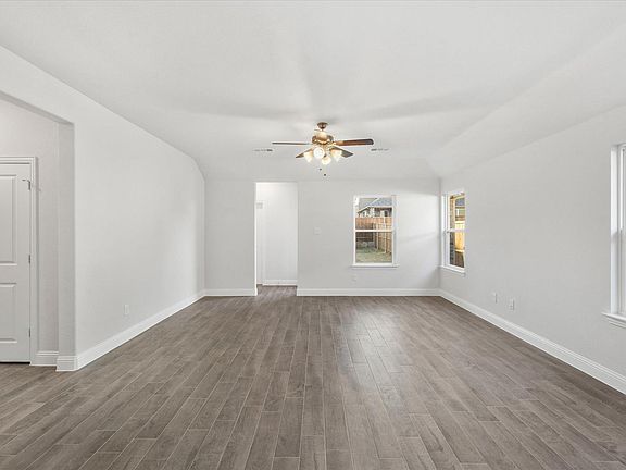 5th image of 209 Portina Dr