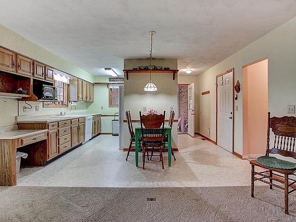 4th image of 1028 Rambeau Dr