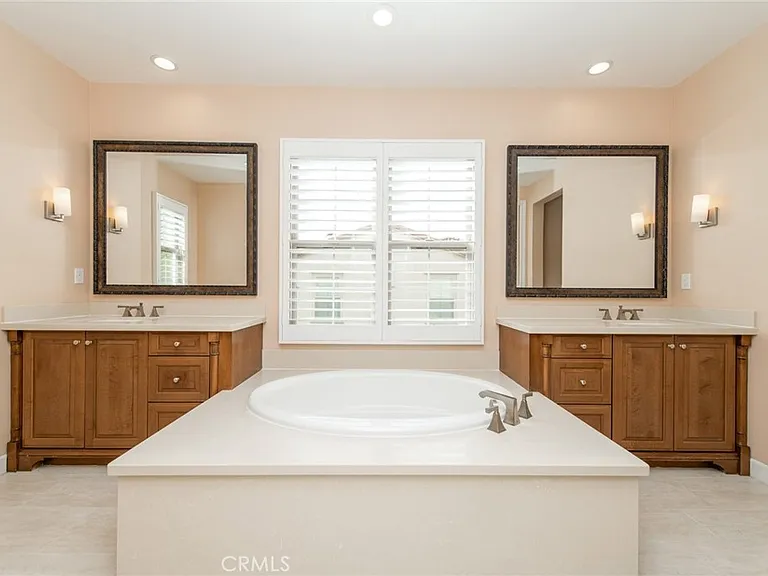 55 Hazelton — Photo 18