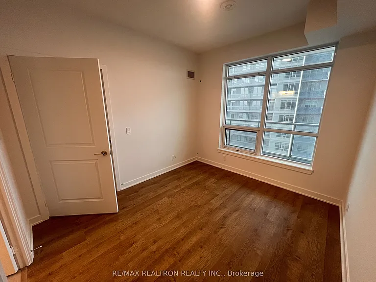 30 Upper Mall Way #2108 — Photo 19