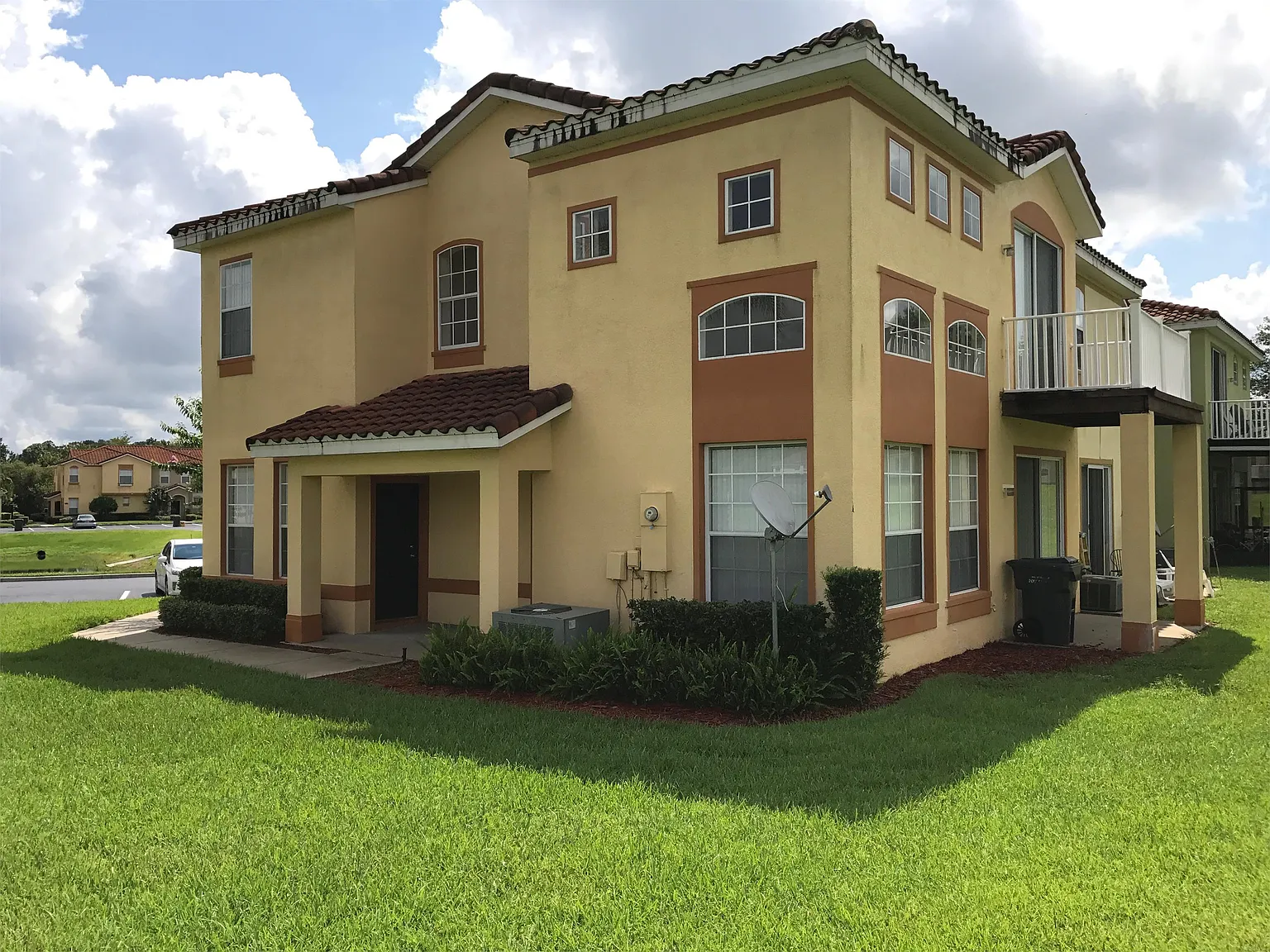4 bed, 3.5 bath, 1824 sqft, $1,990 — Photo 3