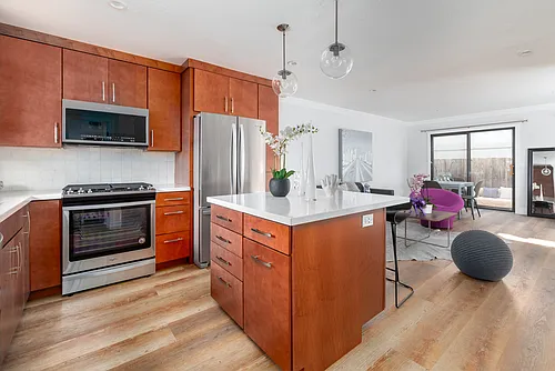 301 Oak Ave #D Photo 1