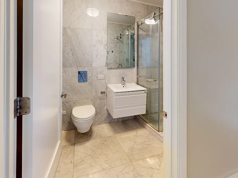 237 E 34th St #1506 — Photo 11
