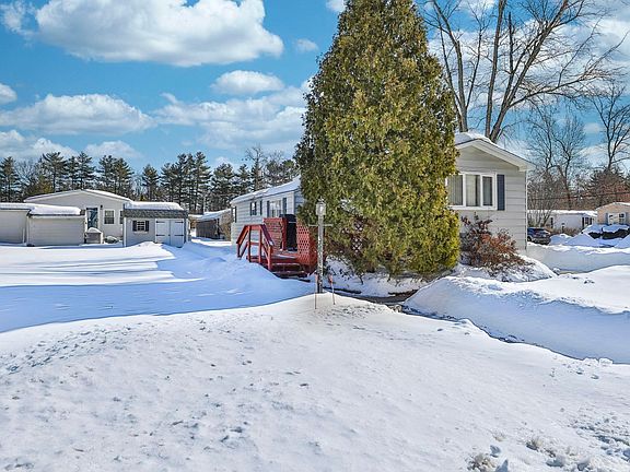 4th image of 16 Buttonwood Lane
