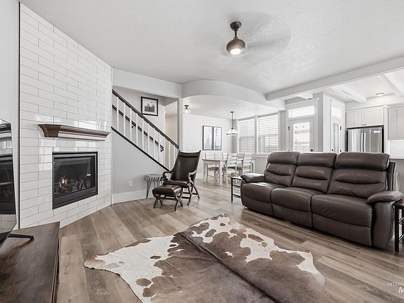 2nd image of 127 S Mathie Way