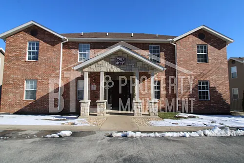 2907 Vineyards Pkwy #2 Photo 1