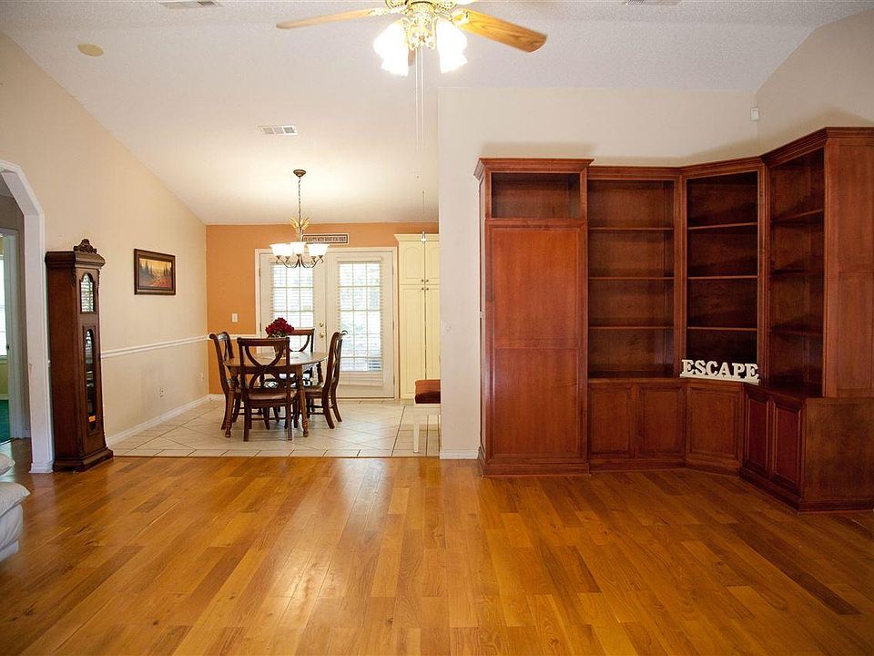1st image of 9006 Zelda St