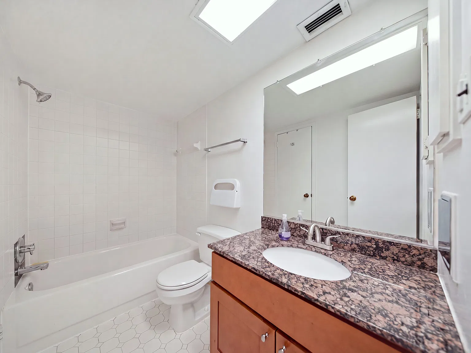1325 18th St NW — Photo 3