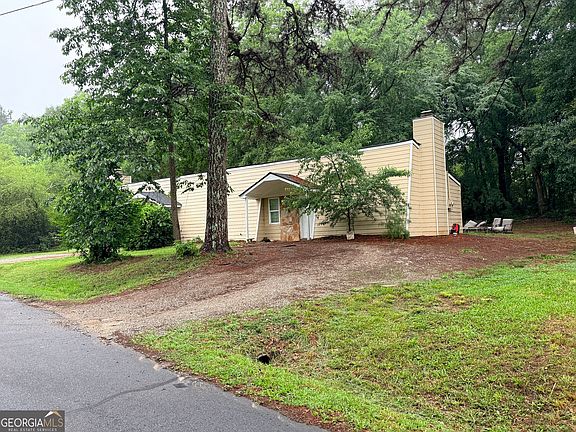 2nd image of 121 Live Oak Dr #125