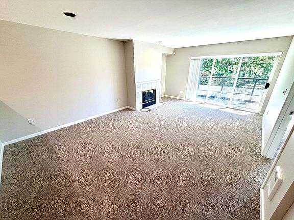 5th image of 2000 W Barrett St APT 204