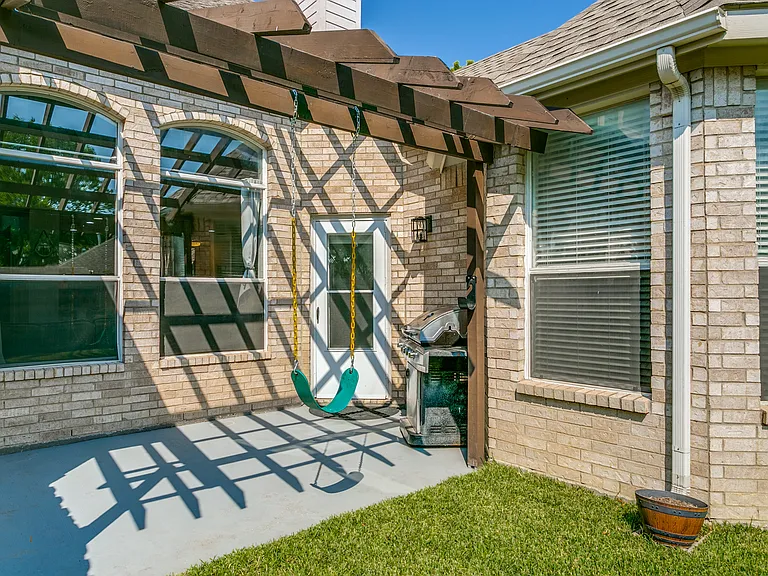 146 London Way — Photo 27