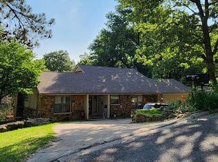 1381 Woodbriar Ln, Catoosa, OK 74015