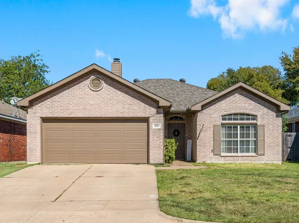 3521 Cattlebaron Dr, Roanoke, TX 76262