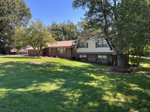 422 Hasty Dr, Tunnel Hill, GA 30755
