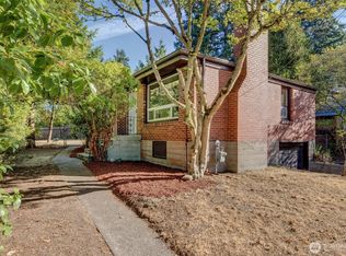 12004 5th Ave NE, Seattle, WA 98125