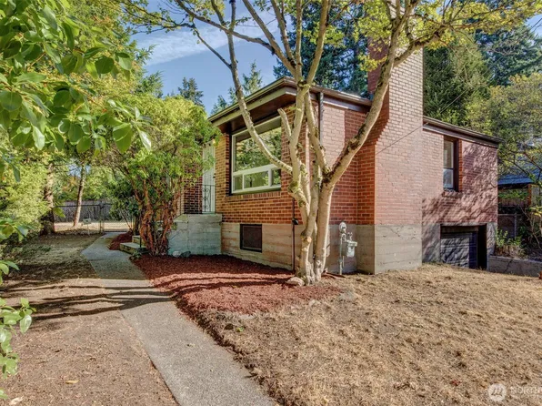 12004 5th Ave NE, Seattle, WA 98125