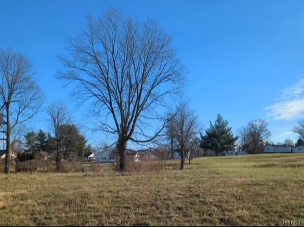  Highland Drive, Salem, IN 47167