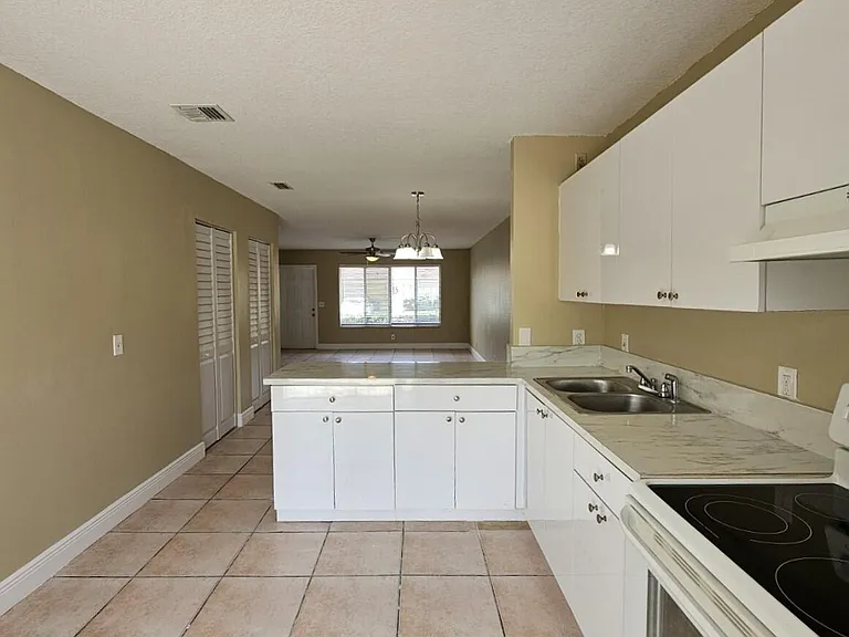 4795 Orleans Ct #B — Photo 8