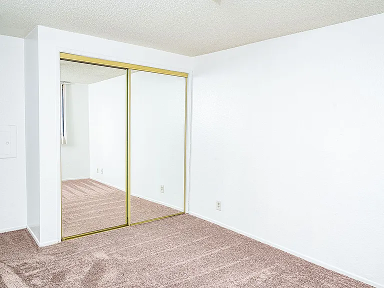 12100 Birch Ave — Photo 6