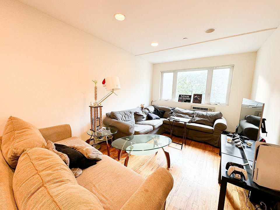 1st image of 2541 38th St #3
